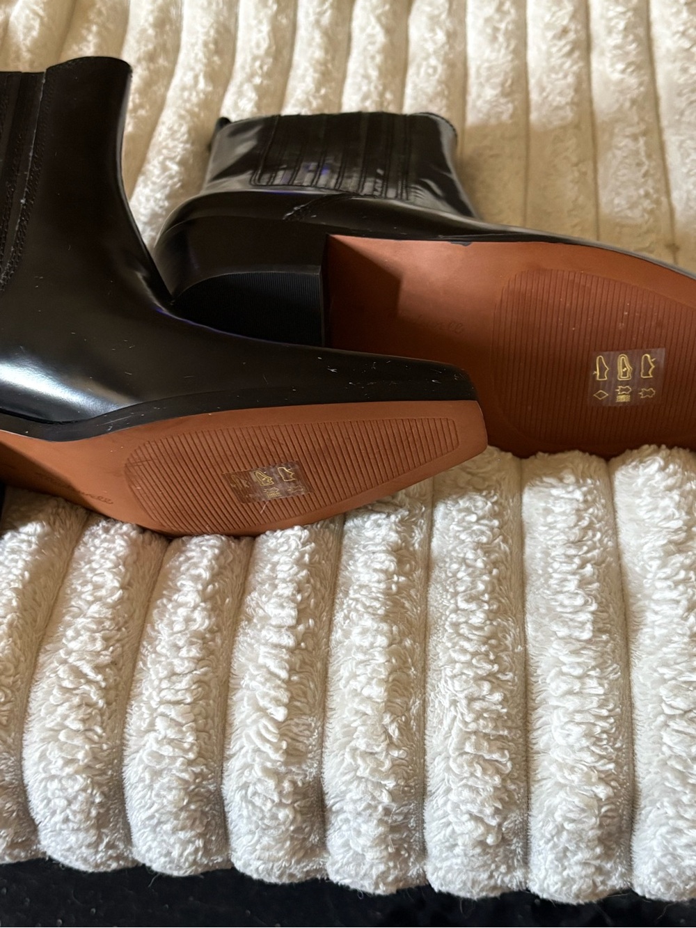 Madewell Black Leather Pointed Chelsea Ankle Boots - Picture 10 of 15